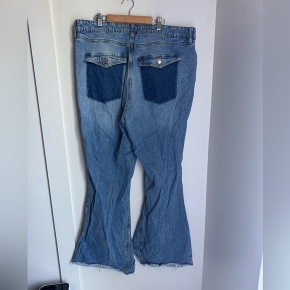 Forever 21 Distressed Light Blue Flare Jeans - Picture 4 of 4